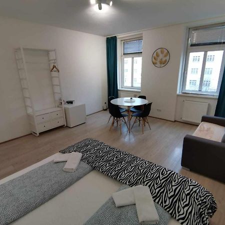 Central Apartment Metro 1 Min. Viyana Dış mekan fotoğraf
